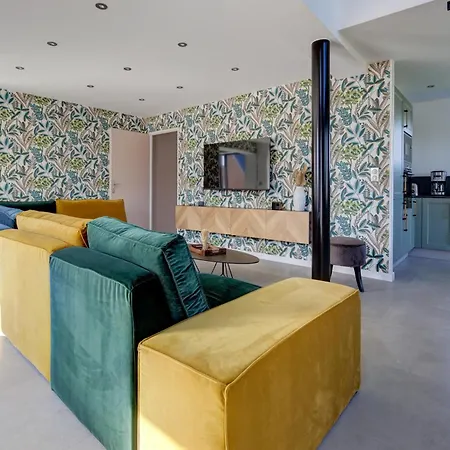 Prázdninový dům Un Nid Dans La Grange - Maison Avec Jacuzzi Et Sauna Boue (Aisne)